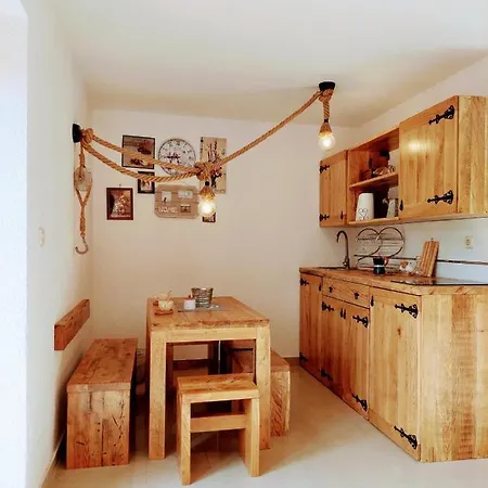 Teuta Stari Grad Hvar *